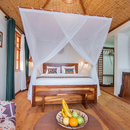 Gorilla Leisure Lodge Kisoro Bagian luar foto