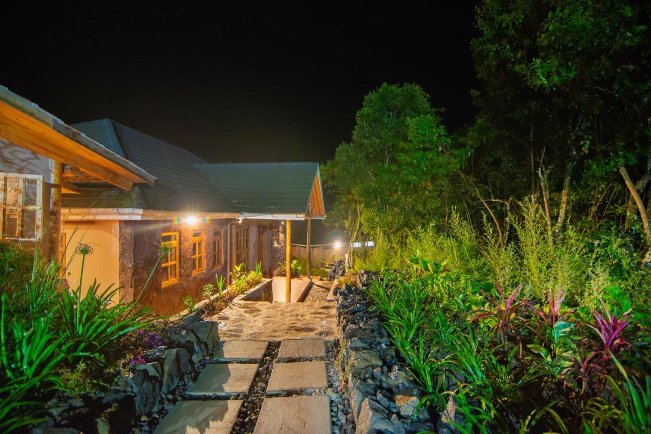Gorilla Leisure Lodge Kisoro Bagian luar foto