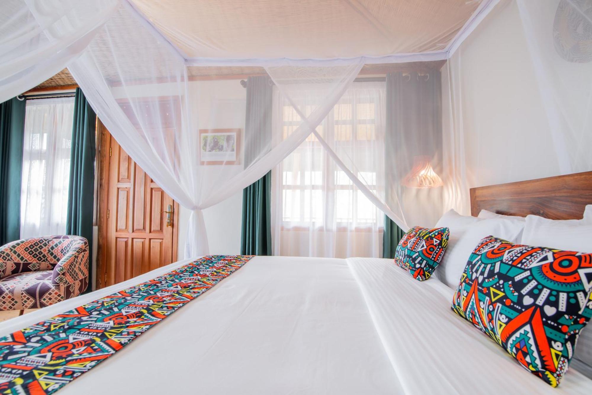 Gorilla Leisure Lodge Kisoro Bagian luar foto
