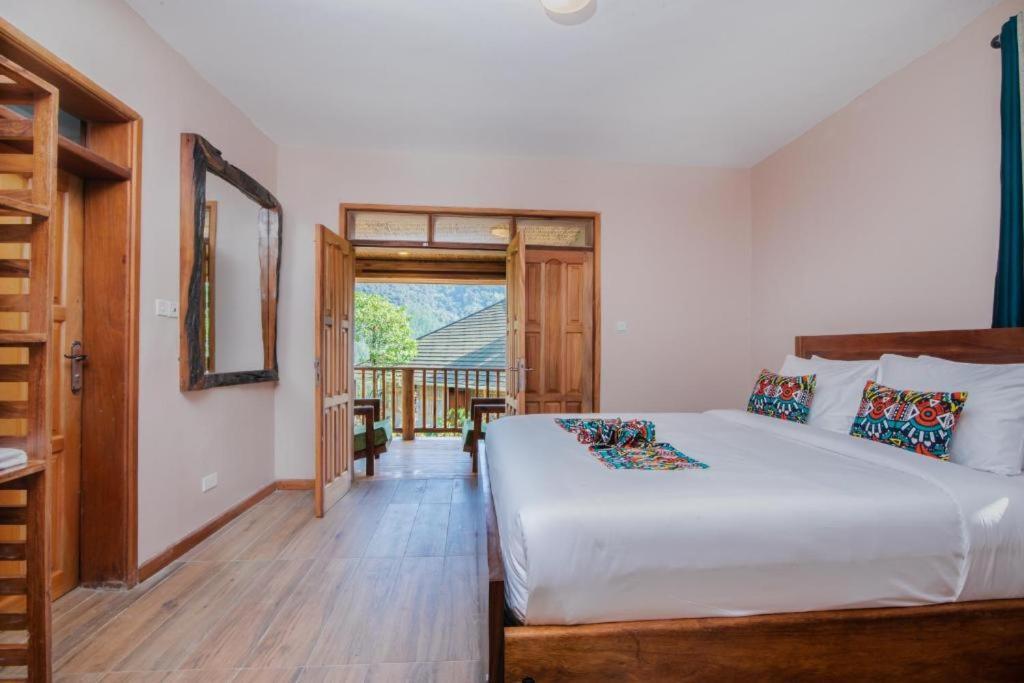 Gorilla Leisure Lodge Kisoro Bagian luar foto